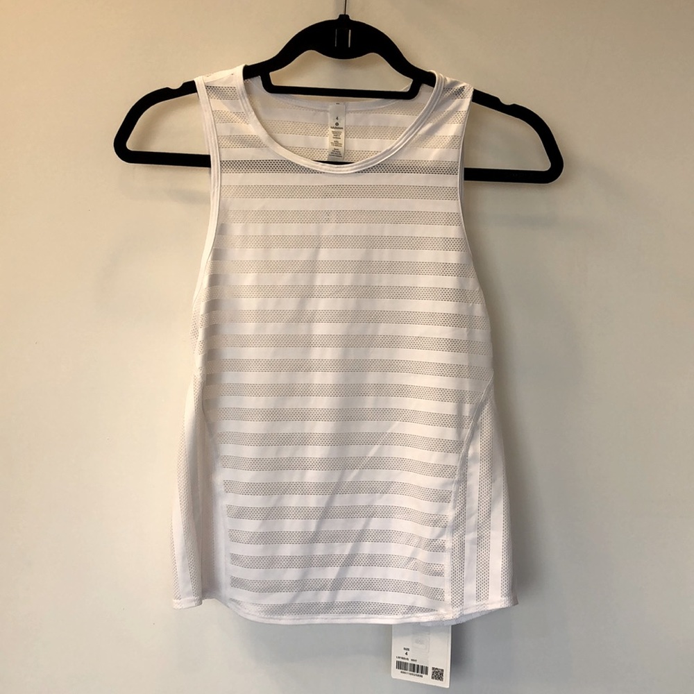 NWT Lululemon Off and Running tank size 4